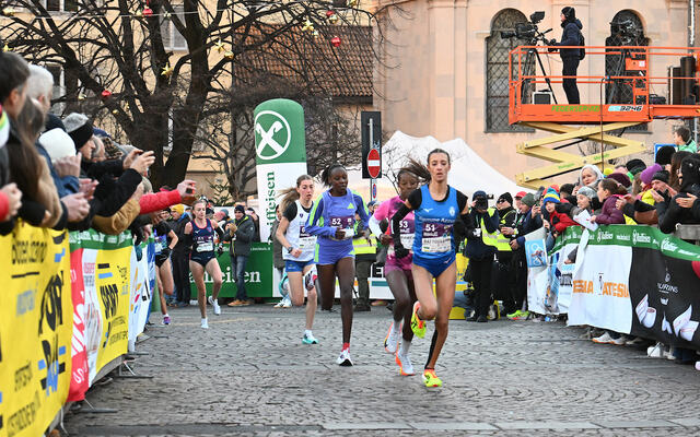 Nadia Battocletti fikk ekstra mye heiing i den 50. utgaven av det italienske nyttårsløpet BOclassic Bolzano. (Foto: arrangøren)