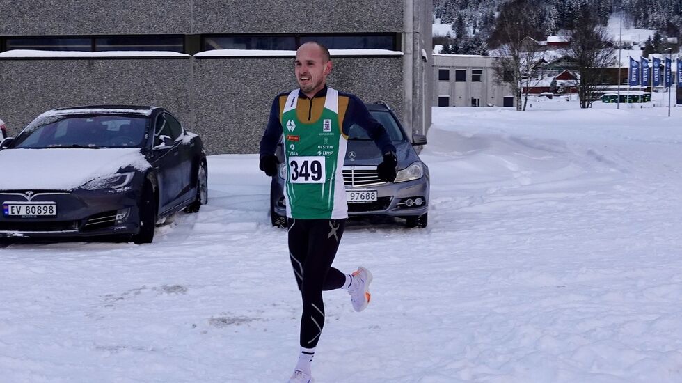 Olger Pedersen, hjemme på juleferie, vant dagens løp på Hareid. Foto: Arnt-Jarle Johansen