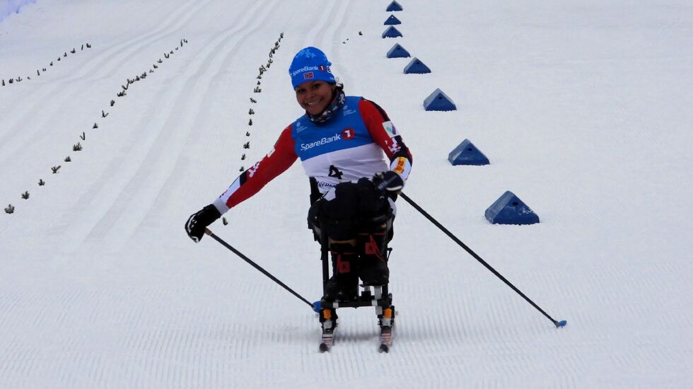 Indira Milena Hopsdal Liseth smilende i mål etter 7 km på Gåsbu langrennsenter onsdag  formiddag..