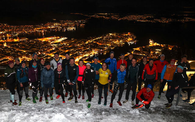 Målgang i Fløyenkarusellen gir deg denne utsikten over Bergen. (Foto: Arne Dag Myking)