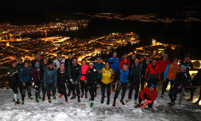 Målgang i Fløyenkarusellen gir deg denne utsikten over Bergen. (Foto: Arne Dag Myking)