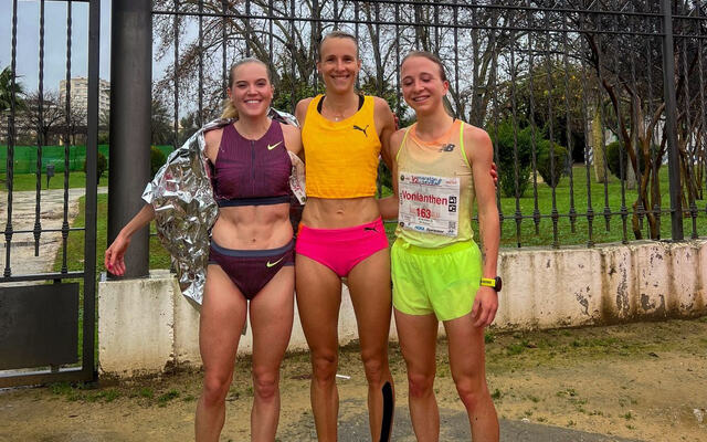 Sprek trio: Kristine Eikrem Engeset (til venstre) ble nummer 11, mens tyske Domenika Mayer ble nummer fire og sveitsiske Fabienne Vonlanthen kom på 17. plass. (Foto: privat)