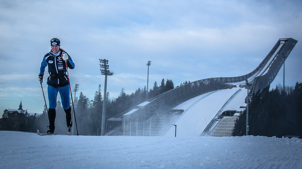 I Holmenkollen: Selv om epoken som langrennsløper i verdenseliten for lengst er over, er Ella Gjømle Berg fremdeles i sitt ess når hun kan lange ut i skiløypene. (Foto: Marcus Liebold)