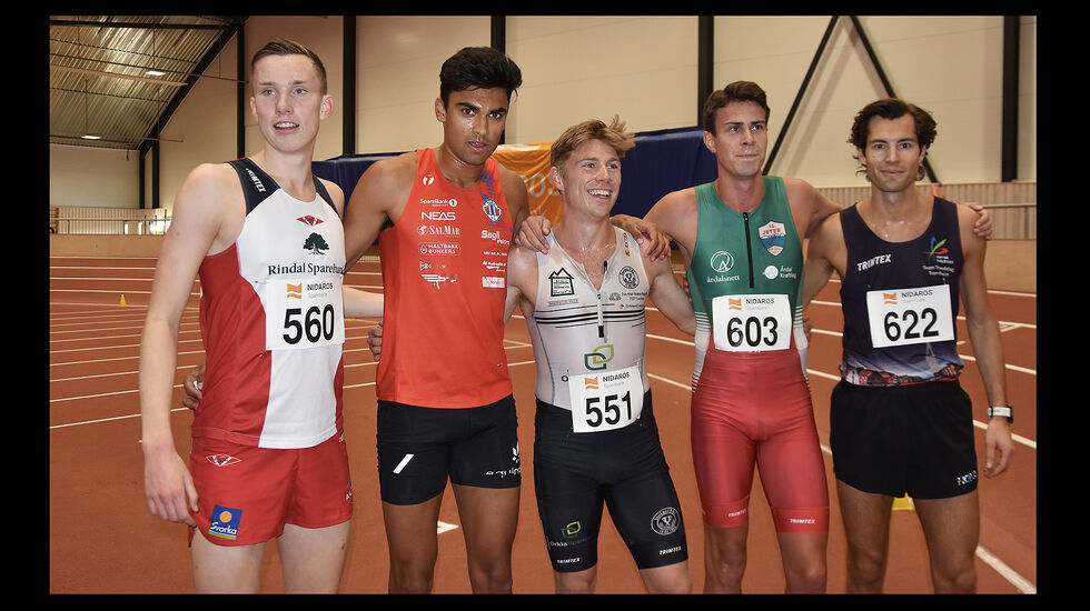Magnus Øyen (fra venstre), Kristoffer Sagli og Vegard Warnes løp alle under 8 minutter. August Da Silva Sveen løp på 8:01,31, mens Kjetil Brenno Gagnås var hare for det sterke feltet. (Alle foto: Tor Jarle Bolme)