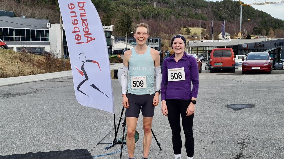 De to fornøyde vinnerne på 10 km i dagens løp, Bjørn Sether Wastvedt og Janne Elin Vatnaland. Foto: Sigbjørn Lerstad