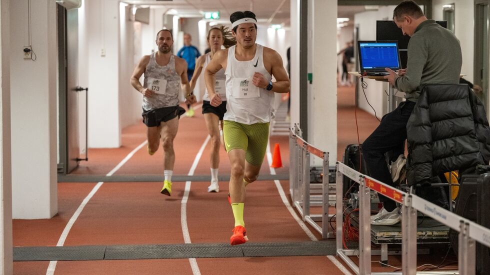 Her kan du se over hundre bilder fra 3 km og 5 km under Bislett Indoor Marathon. (Foto: Samuel Hafsahl)