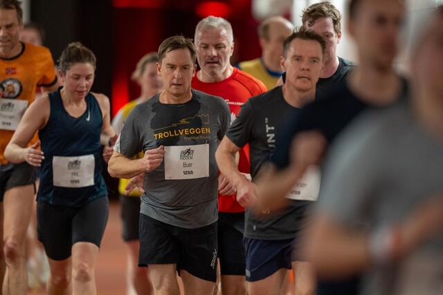 Se 133 bilder fra lørdagens halvmaraton under Bislett Indoor Marathon. (Foto: Samuel Hafsahl)