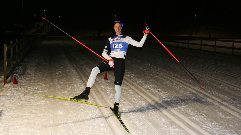 Gjermund Steinsland etter å ha vunnet klassiskløypa i det fjerde rennet i Skikarusellen på Sandrip. (Foto: Sverre Larsen)