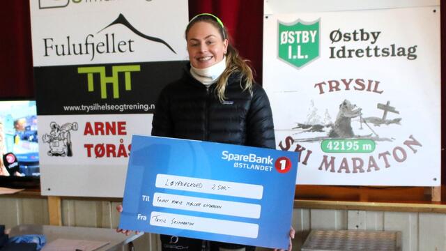 Fanny Marie Møller Endresen plukket med seg bonus for både spurtpris, totalseier og løyperekord i Trysil Skimaraton lørdag. (Foto: Rolf Bakken)