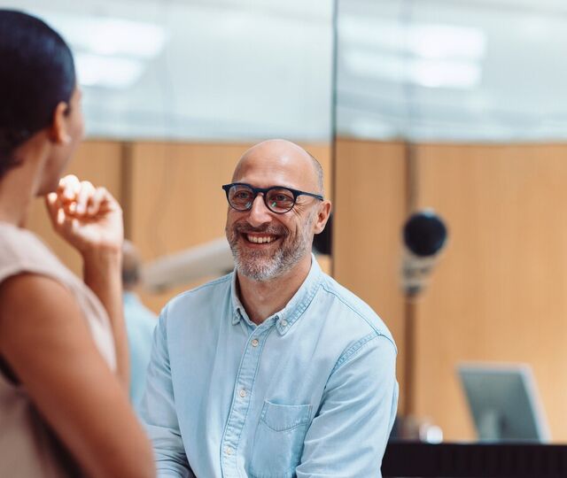 Forskningen bekrefter det vi alle mistenker: Trivsel er nøkkelen til godt lederskap. Det er et viktig og grunnleggende budskap som har konsekvenser for hva vi forstår som profesjonell ledelse. (Foto: Istock.com)