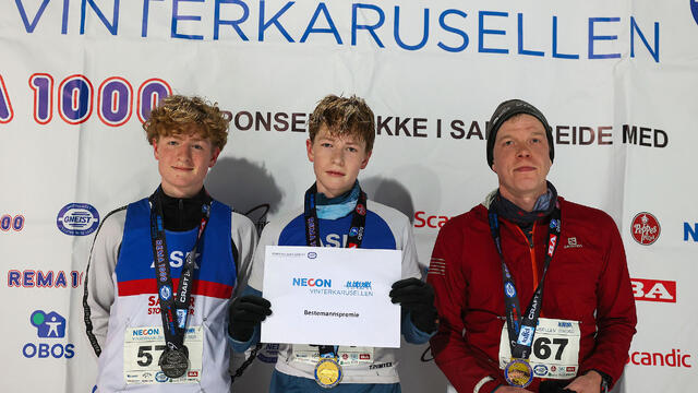 På premiepallen for 5 km menn står brødrene Sakarias og Hector Breivik, og Andreas Boge. (Alle foto: Arne Dag Myking)