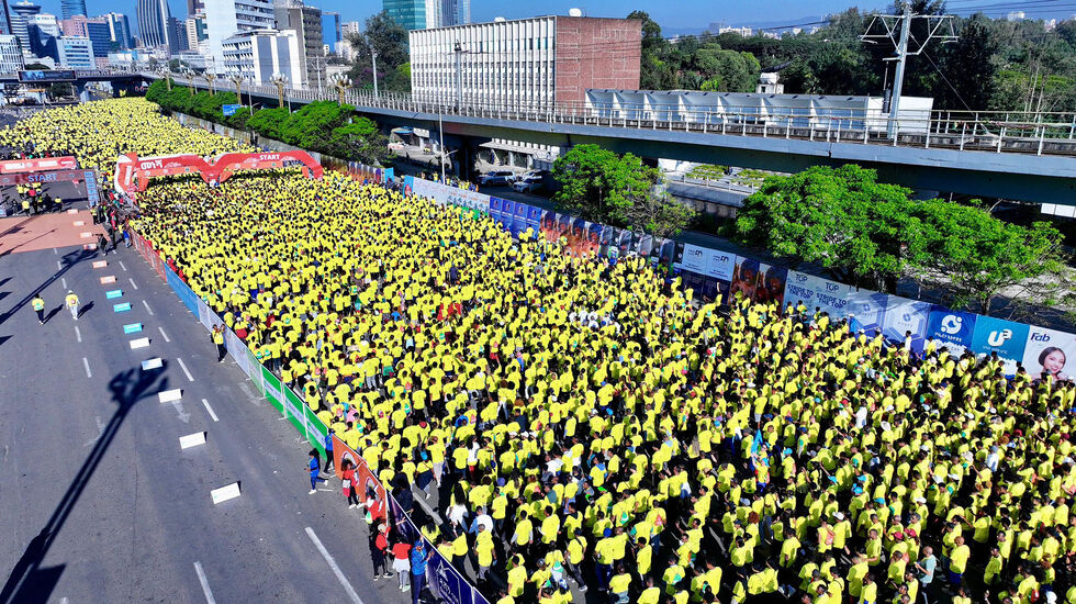 Løpere i gule T-skjorter fylte gatene i Addis Abeba da den 25. utgaven av The Great Ethiopian Run ble arrangert 17. november. (Foto: arrangøren) 