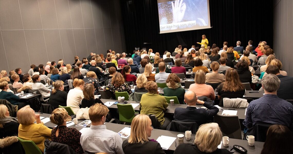 Dagens arbeidsmarked blir stadig mer dynamisk, og endringstakten er høy. Faglig utvikling vil trygge din posisjon, og gjøre deg mer attraktiv i arbeidsmarkedet.