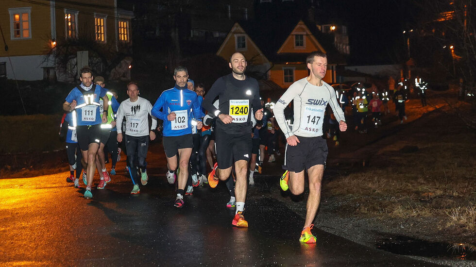 Espen Borge Joensen tar føringen fra start. Andreas Hauge og Thomas Skjæveland henger seg på. (Alle foto: Arne Dag Myking)