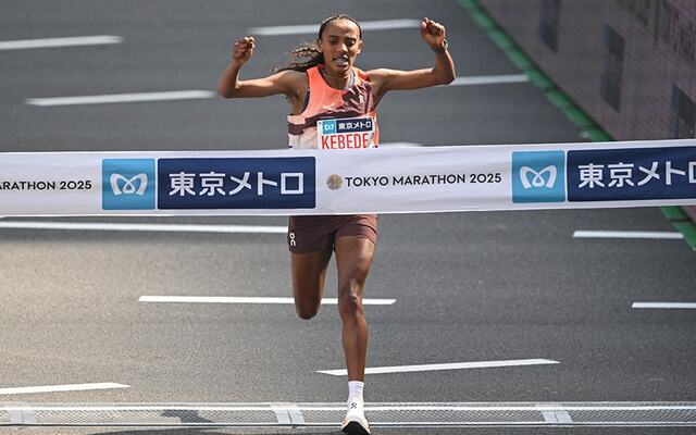 Sutume Kebede ble første kvinne til å forsvare seieren i Tokyo Marathon søndag. (Foto: Abbot World Marathon Majors facebookside)