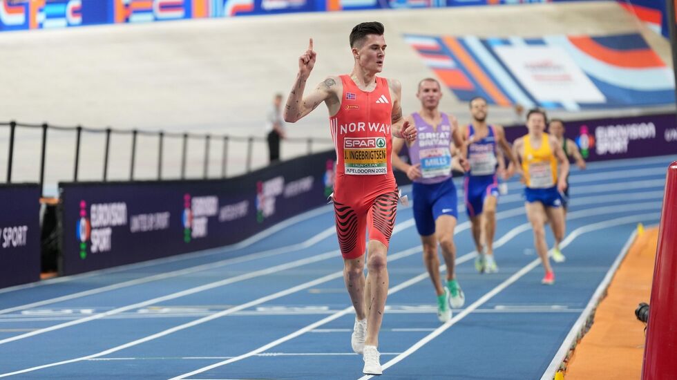 Jakob Ingebrigtsen over mål som dobbeltvinner i nok et innendørs-EM i nederlandske Apeldoorn søndag ettermiddag. (Foto: Euopean Athletics)