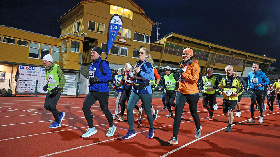 Her er Frode Haukanes fartsholder for dem som ønsker å løpe 5 km på 30 minutter. (Alle foto: Arne Dag Myking)
