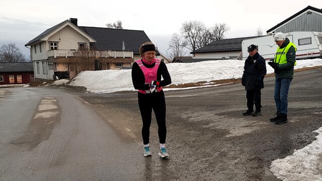 Det ble et snaut 7 km sololøp fra start til mål for Anne Storslett i Snøkuten denne gangen. (Foto: Stein Arne Negård)