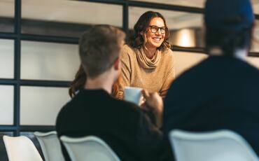 Lederutvikling bør planlegges som en del av strategien til virksomheten og knyttes opp mot organisasjonens ønske om å nå sine mål, dersom den skal ha effekt på bunnlinjen. Strategiene til virksomhetene vil endre seg i takt med og i møte med en verden i endring. (Foto: Istock.com)