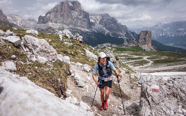 Ingrid Lid løp inn til en flott femteplass på 120 kilometeren i Lavarado Ultra Trail i Dolomittene i Italia i 2024. (Foto: Race Photographer)