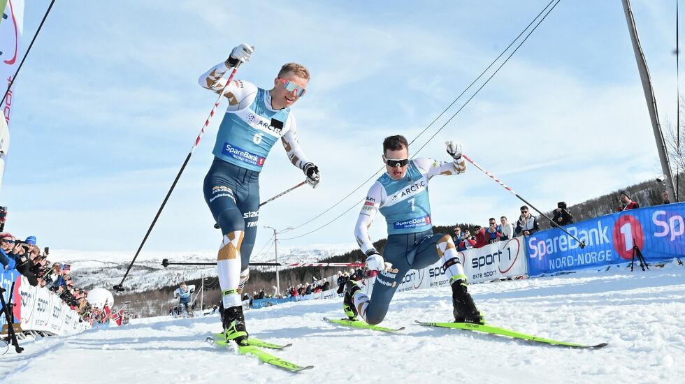 Eirik Sverdrup Augdal sikret seieren etter spurt mot lagkompis Axel Jutterström. (Foto: Reichert/NordicFocus)