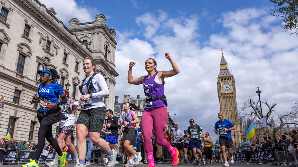 Skal du løpe London marathon i år? Da bør du sjekke om du har krysset av for medalje ved målgang. (Foto: TCS London Marathon)