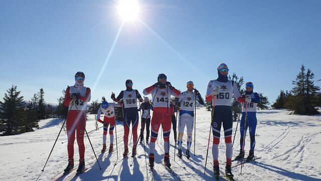Toppidrett langrenn ved Trysil videregående skole testet NM-løypene onsdag. (Foto: Bjørn Burås)