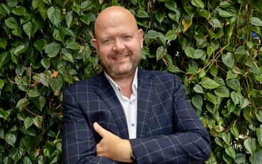 Øystein Tønnesen gjennomførte en casestudie med et internasjonalt teknologiselskap, der det ble tydelig at bevissthet rundt arbeidsformer i ulike faser av den kreative prosessen kan være avgjørende for et vellykket resultat. (Foto: Hanna Hoel Røen)