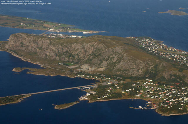 Valderøya fra lufta. Foto: Arnt Flatmo