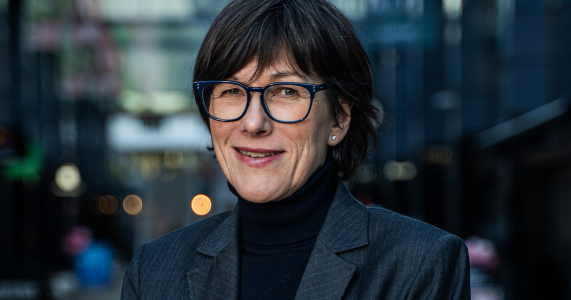 Følelsen av manglende innflytelse kan tappe ledere for energi og motivasjon. Kristin Dille peker på behovet for mer snakkbarhet og handlingsrom i arbeidslivet.(Foto: Andreas Strøm) Følelsen av manglende innflytelse kan tappe ledere for energi og motivasjon. Kristin Dille peker på behovet for mer snakkbarhet og handlingsrom i arbeidslivet.(Foto: Andreas Strøm)