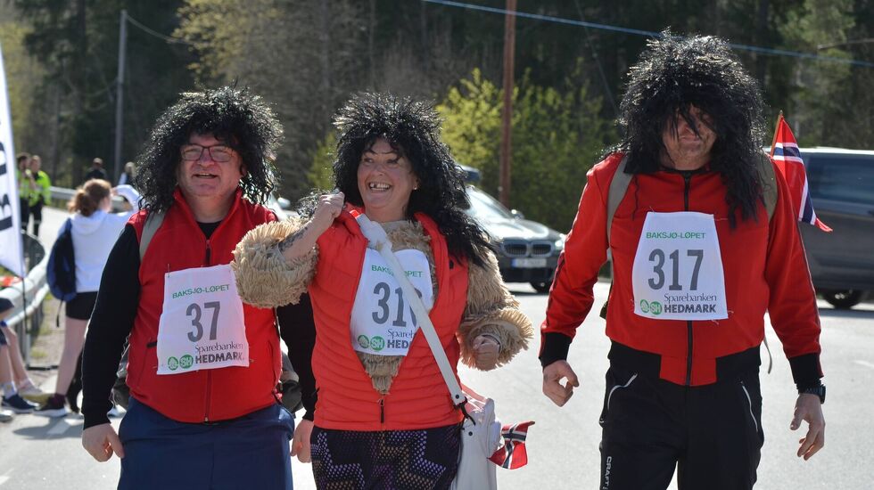 Baksjøgubbene og kjerringa var et populært innslag på Åbogen i år. (Foto: Janne Slorafoss)