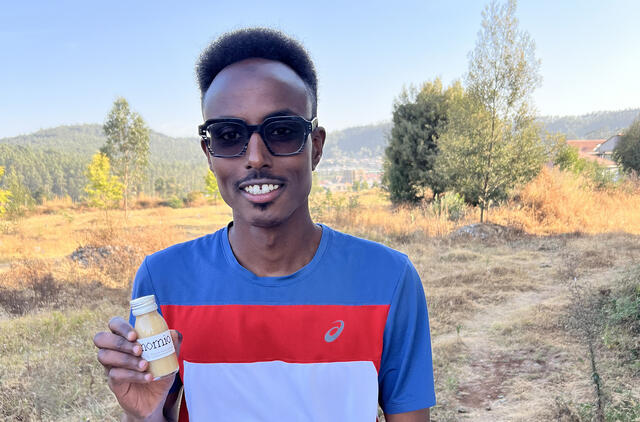 Sponset: Suldan Hassan er en av flere svenske eliteutøvere som bruker nomio. Dermed ikke sagt at det var grunnen til at han i vinter satte svensk rekord på maraton med 2.05.57. (Foto: nomio)