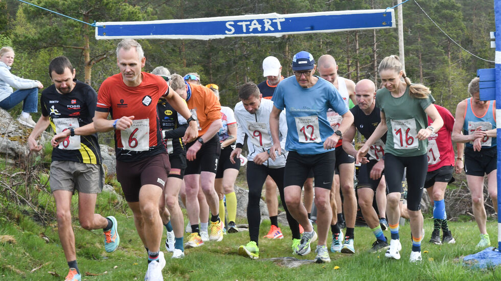 Starten går for Steinsland bygdemaraton 2025. (Foto: Ola Bjerkevoll/Agderposten)