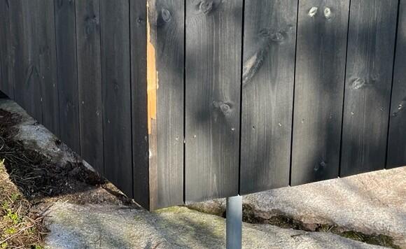 Bilete som syner skade på eit av hjørna