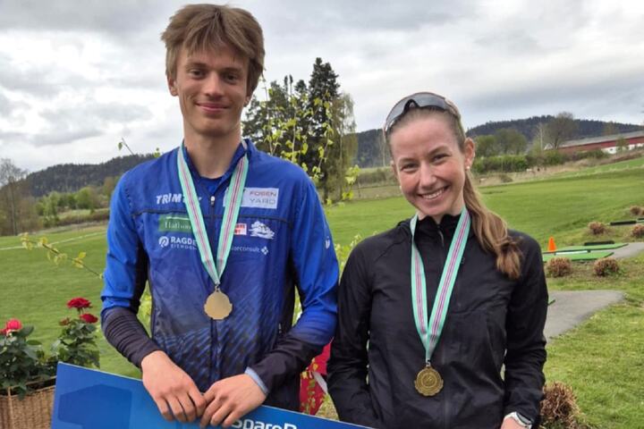 Ole Tafjord Suhrke og Liv Tone Heramb fikk både KM-gull og vinnerbonus i KM i terrengløp. (Foto: arrangør)