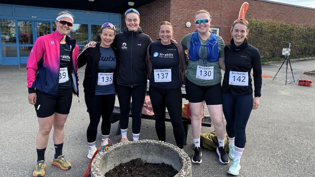 Jentegjengen i SI Aktiv har tatt arrangøren på ordet og gjort Hamarkarusellen til en fast avtale (fra venstre): Ida Kristin Totsås, Marthe Hagen Molstad, Rikke Kristiansen, Anne Dorthe Jakobsen, Johanne Ness og Irmelin Stokkan. (Foto: Hilde Hagevik Odde) Jentegjengen i SI Aktiv har tatt arrangøren på ordet og gjort Hamarkarusellen til en fast avtale (fra venstre): Ida Kristin Totsås, Marthe Hagen Molstad, Rikke Kristiansen, Anne Dorthe Jakobsen, Johanne Ness og Irmelin Stokkan.(Foto: Hilde Hagevik Odde)