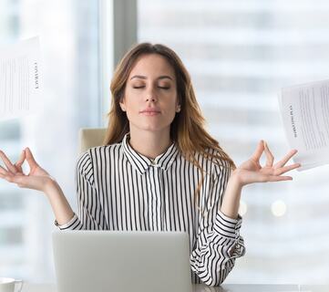 Pust, vær til stede, led bedre. Mindfulness gir indre styrke i en krevende lederhverdag. (Foto: Istock.com)