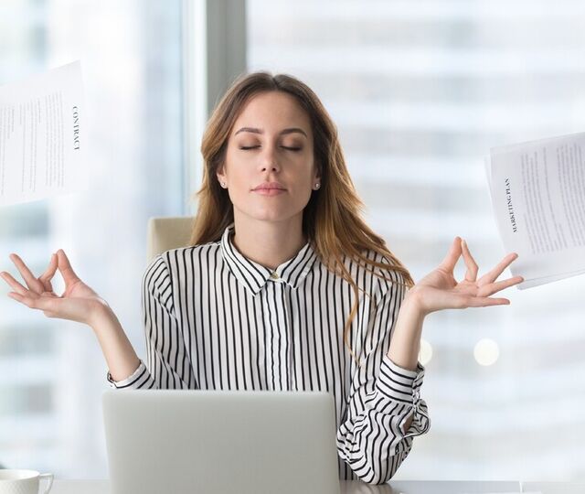 Pust, vær til stede, led bedre. Mindfulness gir indre styrke i en krevende lederhverdag. (Foto: Istock.com)