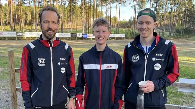 Tre blad Sand som stilte på Liermoen tirsdag kveld (fra venstre): Mats Emil Sand, Liam Sand-Fjeldseth og Jim Anders Sand. (Foto: arrangøren) Tre blad Sand som stilte på Liermoen tirsdag kveld (fra venstre): Mats Emil Sand, Liam Sand-Fjeldseth og Jim Anders Sand. (Foto: arrangøren)