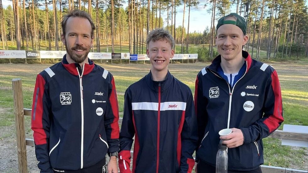 Tre blad Sand som stilte på Liermoen tirsdag kveld (fra venstre): Mats Emil Sand, Liam Sand-Fjeldseth og Jim Anders Sand. (Foto: arrangøren)