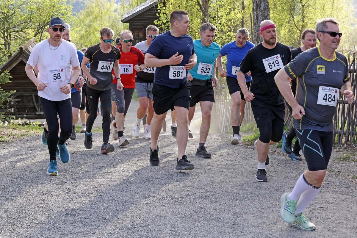 Fortsatt andre startpulje. Erik Frogner (484), Torstein Husås (619), Bjørn Arild Gravrok (522), Nikolai Markussen (581), Øyvind Vaadal (19), Bjørn Eide Pedersen (440) og Henning Lundbakken (58).