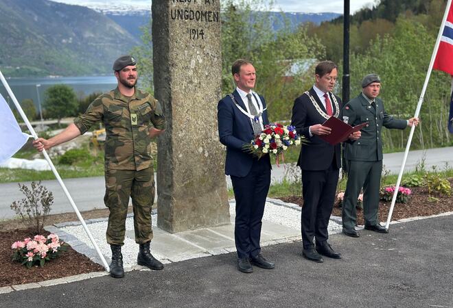 Felles markering av frigjeringsdagen for kommunane Sogndal, Luster og Vik i Solvorn. (Foto: Jon Bolstad, Luster kommune)