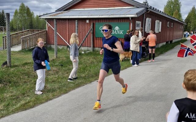 Lene Nylund var igjen raskeste kvinne i et lokalt løp i Elverum. (Foto: arrangøren)