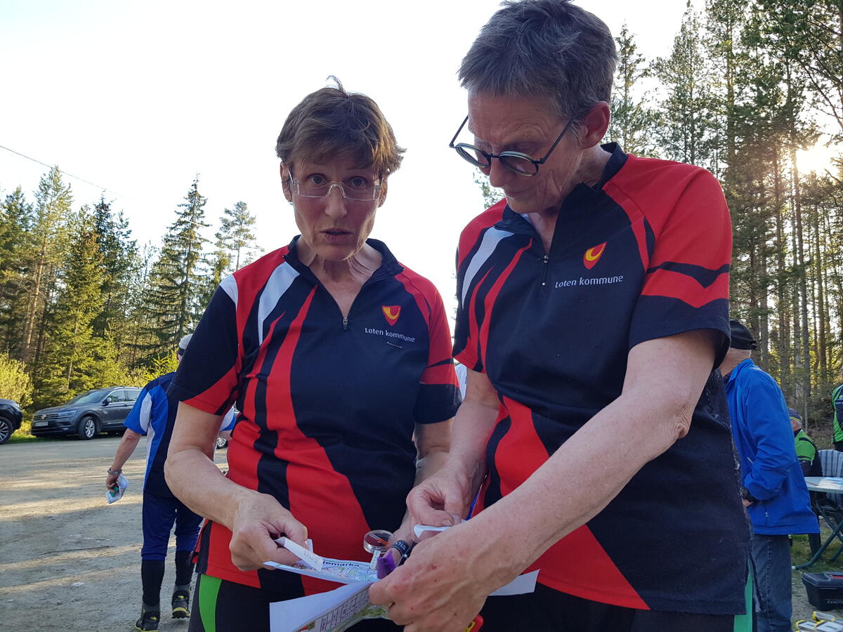 Fotografen kom brått på under kart og løypediskusjon