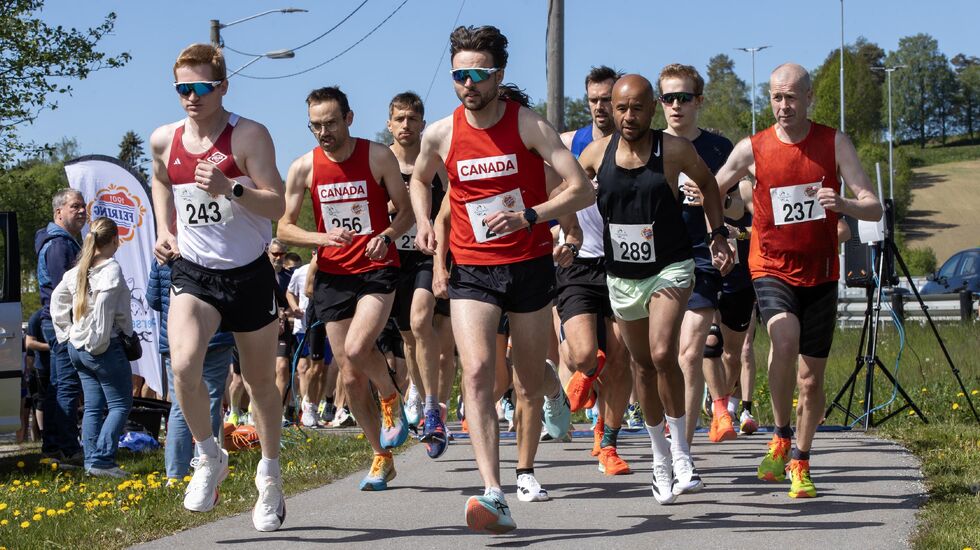 Knut Borkholm (243), Thomas Nipen (256), Mathias Nipen, Marcus Mauricio Knudsen (289) og Terje Gulbrandsen (237) løp Perseløpet 18. mai (Foto: Bjørn Hytjanstorp)