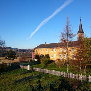 Prestegårdslåna ved Melhus kirke. Melhus kommune, Roar Dørum