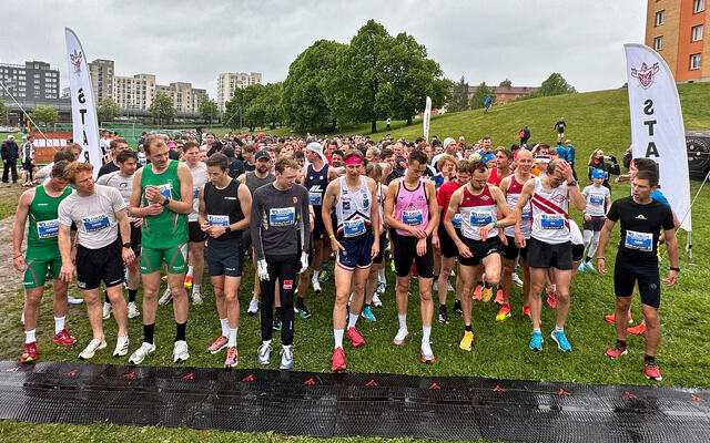Det er kun sekunder igjen til starten går for den 16ende utgaven av Grefsenkollen Opp. (Foto: Tom-Arild Hansen)