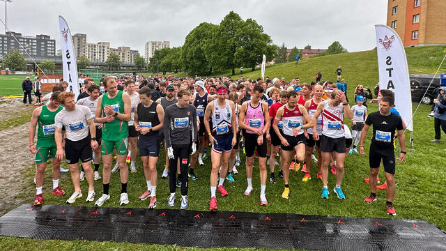 Det er kun sekunder igjen til starten går for den 16ende utgaven av Grefsenkollen Opp. (Foto: Tom-Arild Hansen) Kun sekunder igjen til starten går for den 16ende utgaven av Grefsenkollen Opp. (Foto: Tom-Arild Hansen)