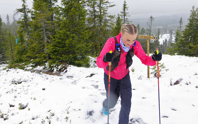 Mia Walsøe Lehn i snøen. (Foto: arrangøren)