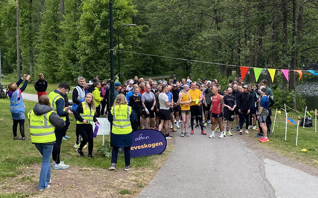 109 løpere gjør seg klar til start. (Foto: Birk Pettersen-Ervik)